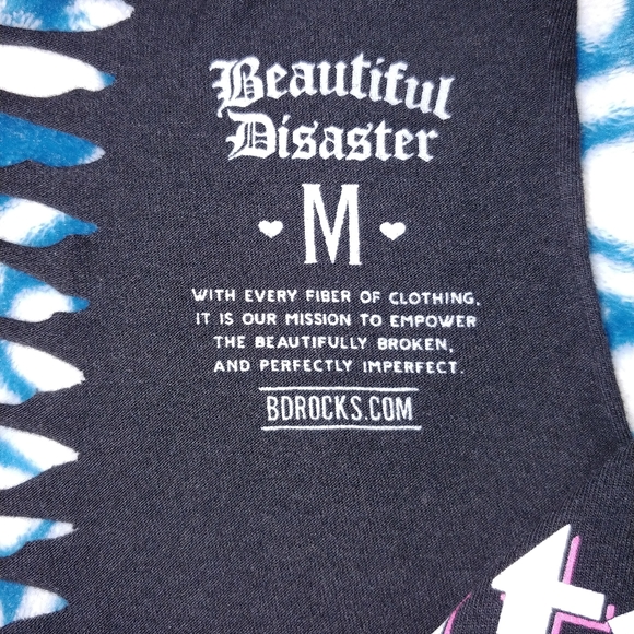 Beautiful Disaster slash back tank top. Size Med. Skull and pink roses. - Picture 4 of 4